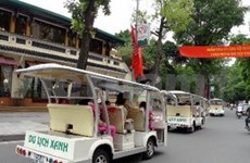 Gana éxito servicio de coches eléctricos en Hanoi 